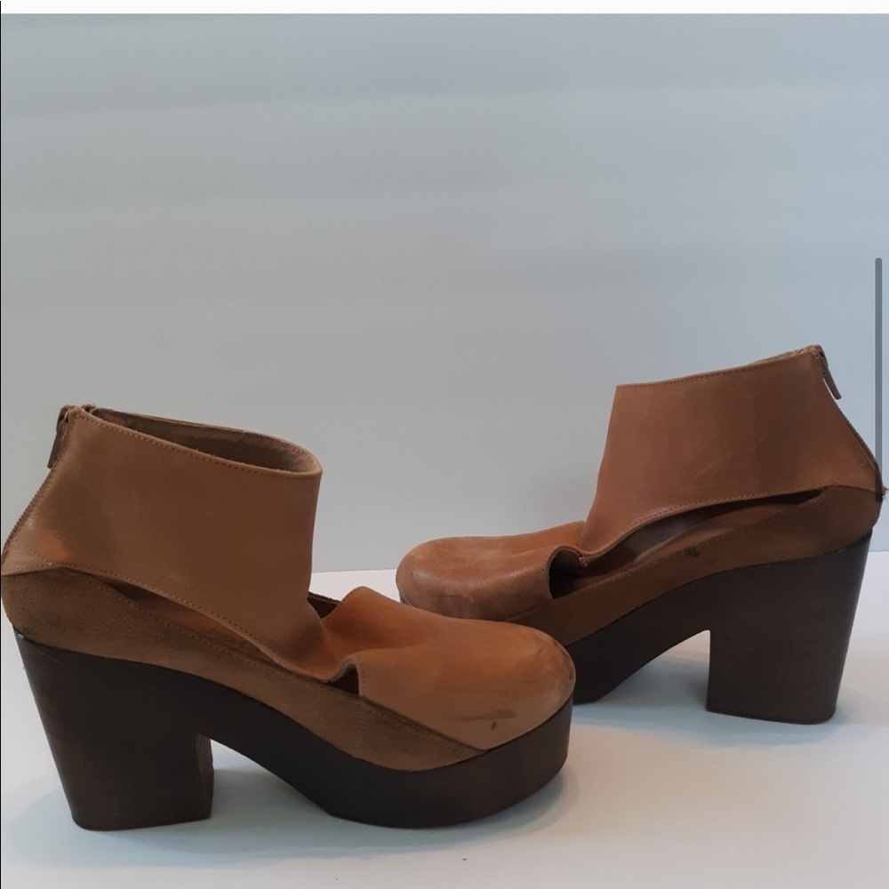 FP Clogs - Picture 4 of 5